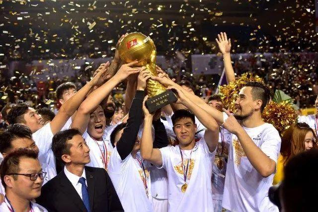 ESPN：阿拉斯凯塔小腿受伤恐缺席世界杯，周二接受检查确定伤情